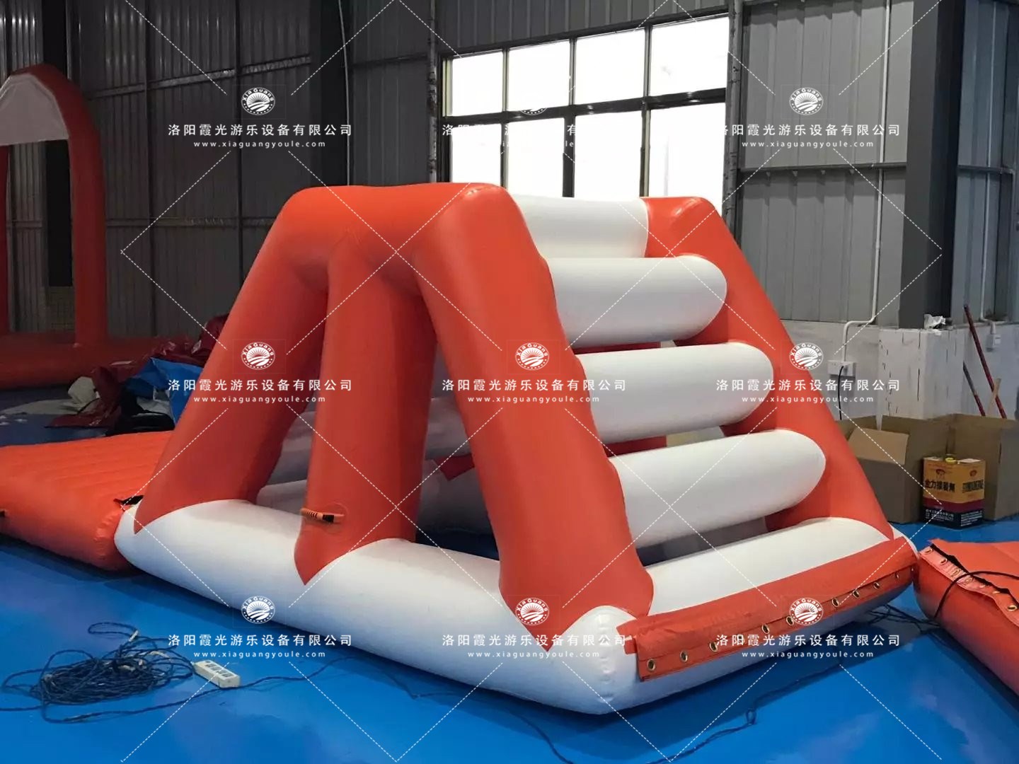 天长水上闯关设施